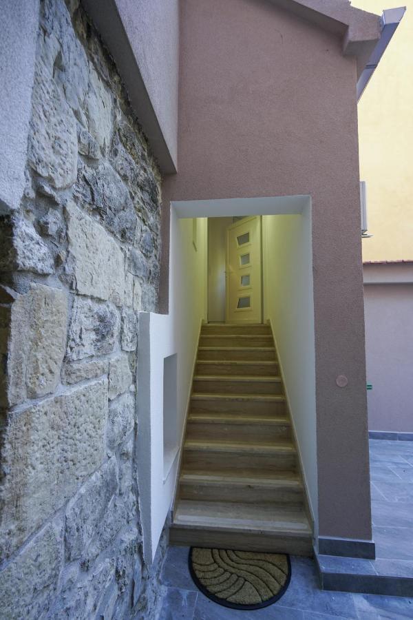 Apartment Ispod Ure Sinj Exteriör bild